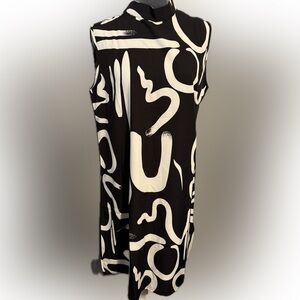 Sleeveless Black & White Graphic Dress